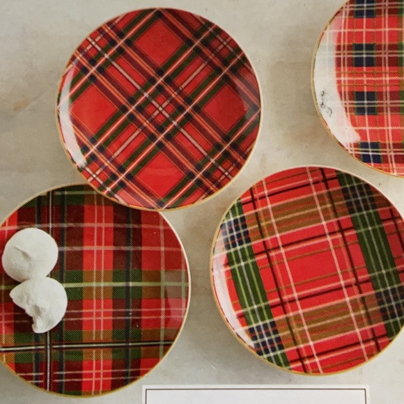 Rare Plaid pier one plates Retired item - Picture 3 of 4